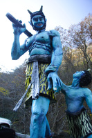 statue of parent-child blue oni 