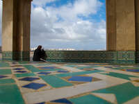20101011094429_photographer_outside_grand_mosque