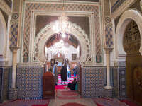20101102123023_inside_of_fez_mosque
